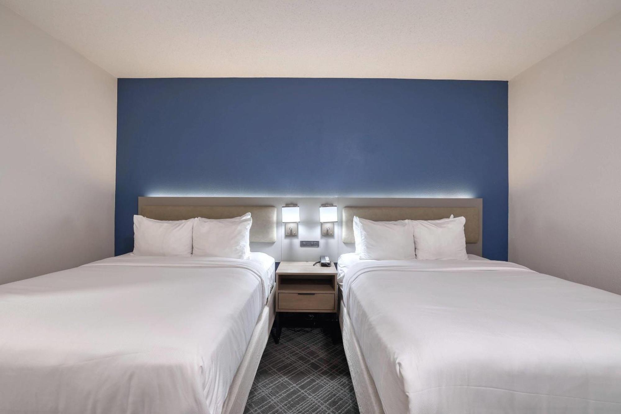Queen Suite Two Queen Beds Non-Smoking